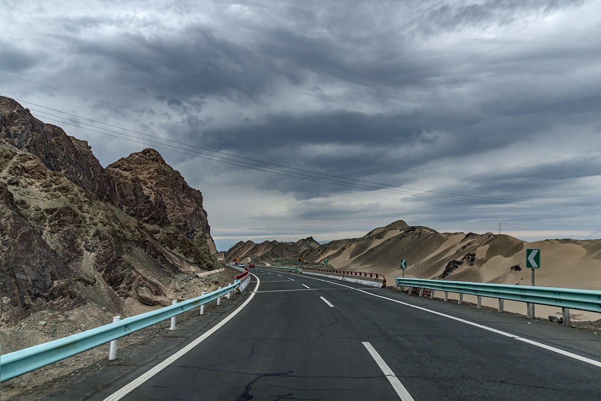 旅游记录 ：新疆 · 巴音郭楞 · 和硕 · 风景在路上