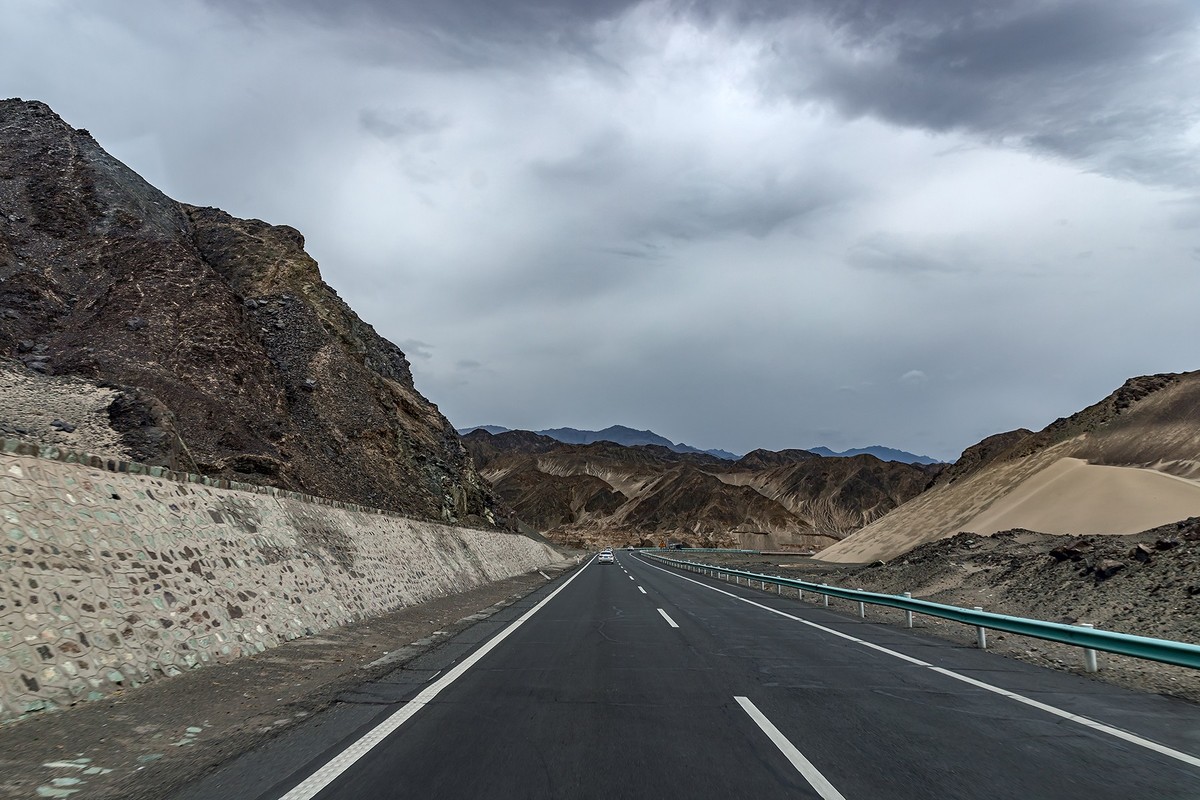 旅游记录 ：新疆 · 巴音郭楞 · 和硕 · 风景在路上