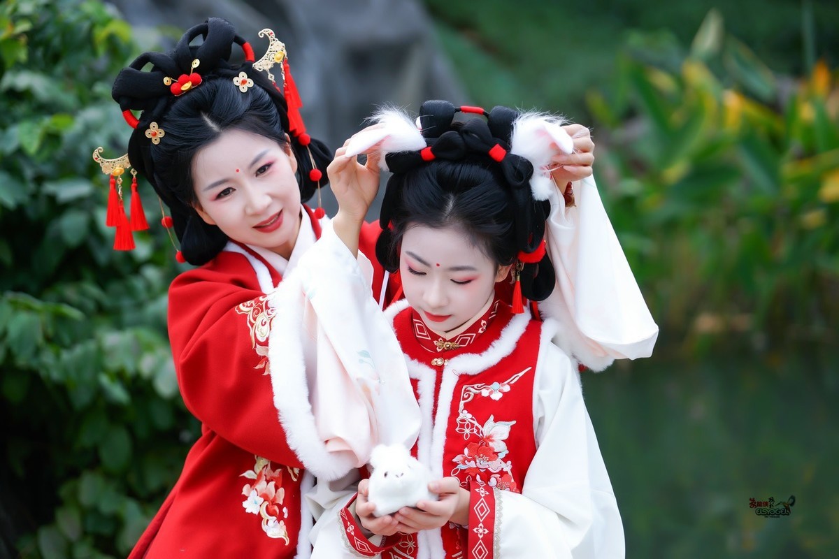 【汉家母女俩】--- 安琪、婉灵