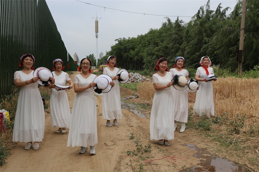 姐妹芳华迎六一我和祖国一起成长