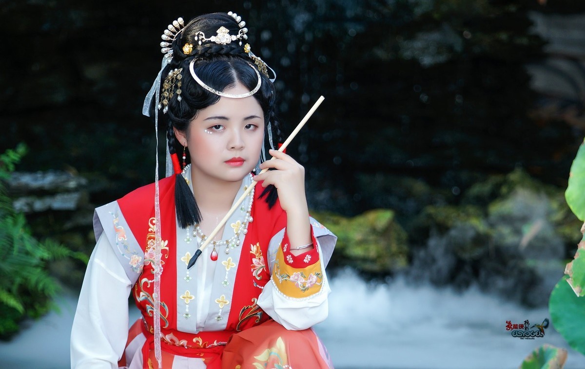 【山房动声色】---玉婷