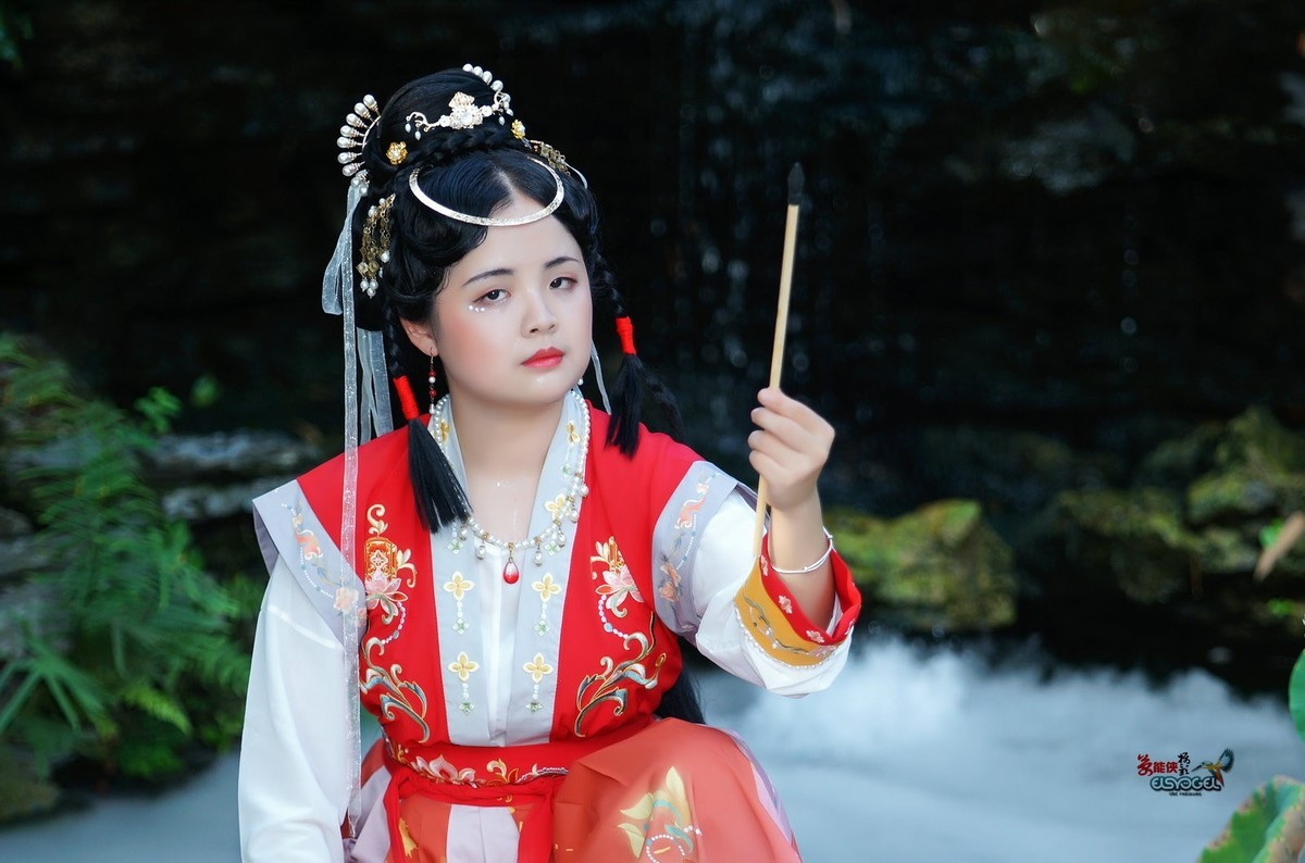 【山房动声色】---玉婷