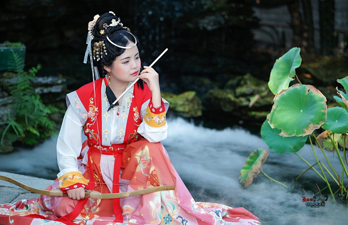 【山房动声色】---玉婷