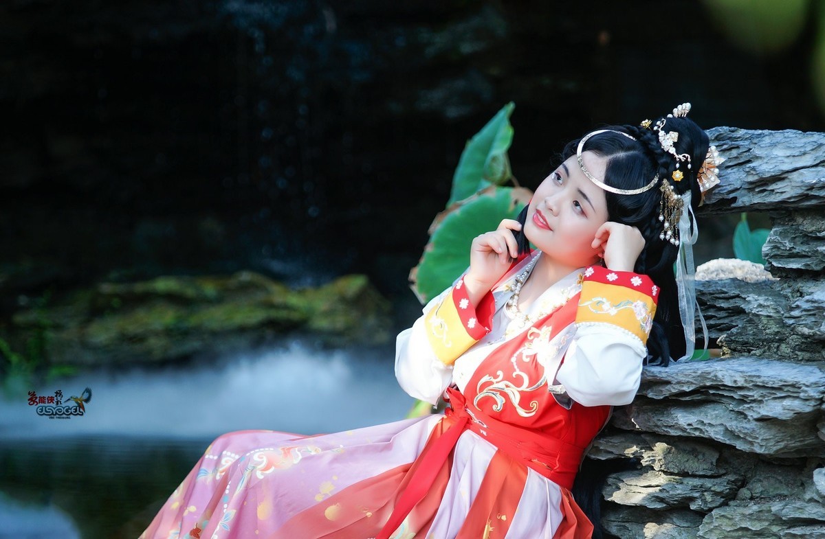 【山房动声色】---玉婷