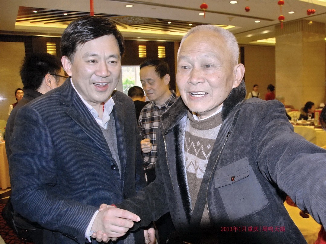 古巴空军学员的中国空军12航校教员周生敬2004年在望江公园。柯达d6340