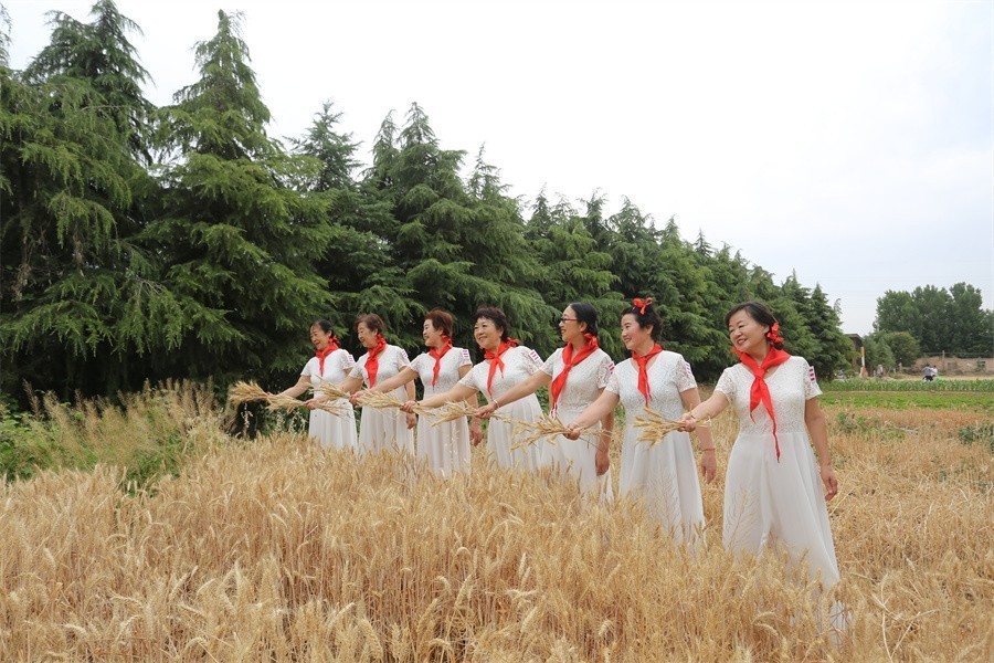 姐妹芳华迎六一我和祖国一起成长