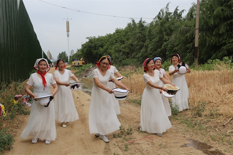 姐妹芳华迎六一我和祖国一起成长