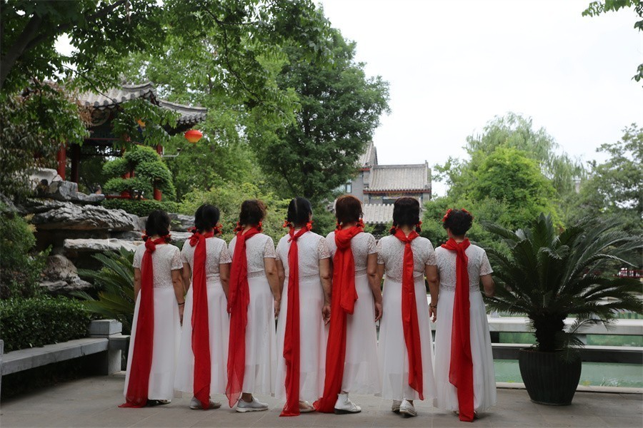 姐妹芳华迎六一我和祖国一起成长