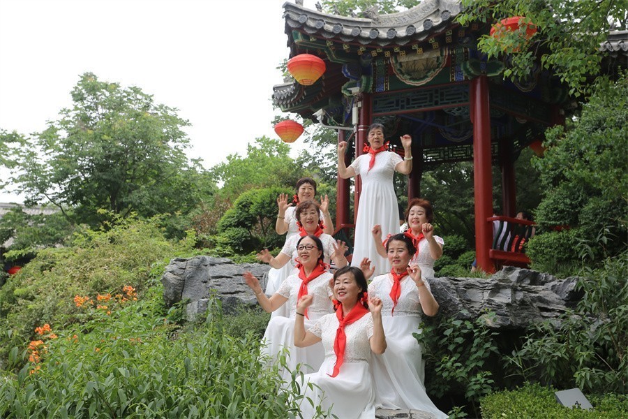 姐妹芳华迎六一我和祖国一起成长