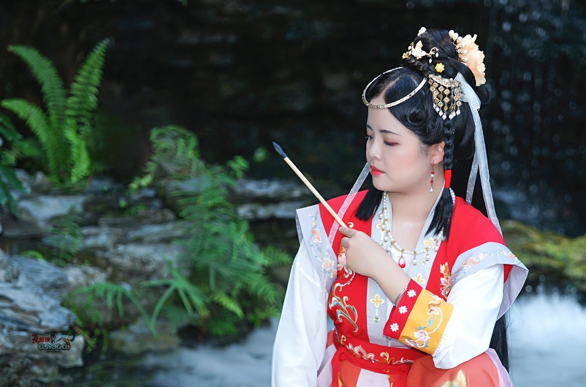 【山房动声色】---玉婷