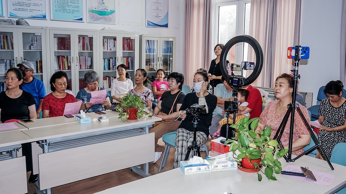 书香筑梦 文化自强