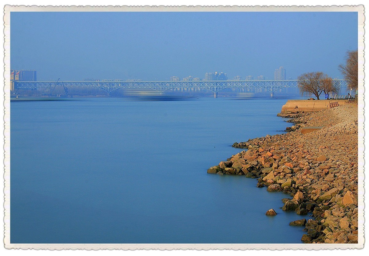 年初，在长江边上试滤镜