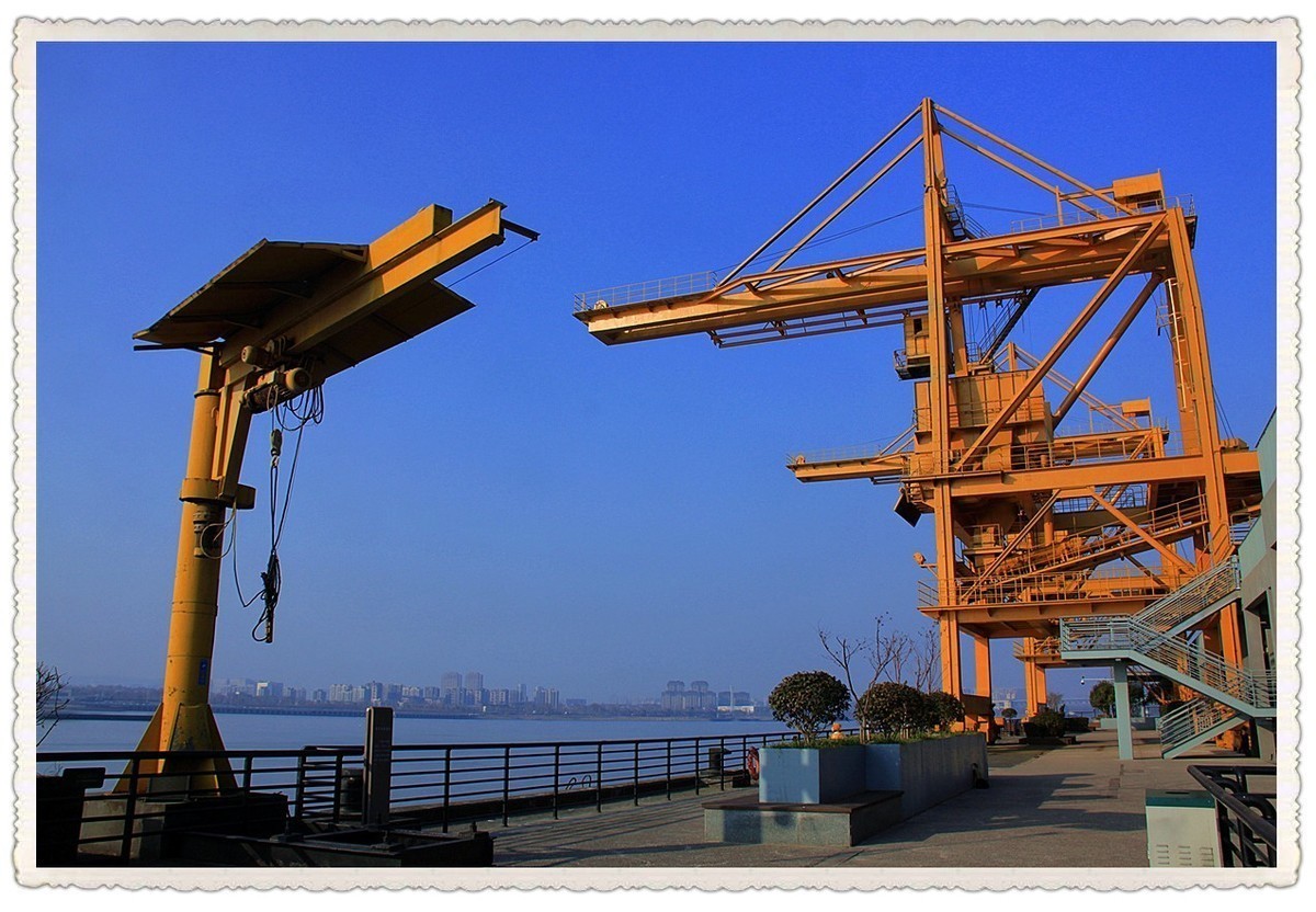 年初，在长江边上试滤镜