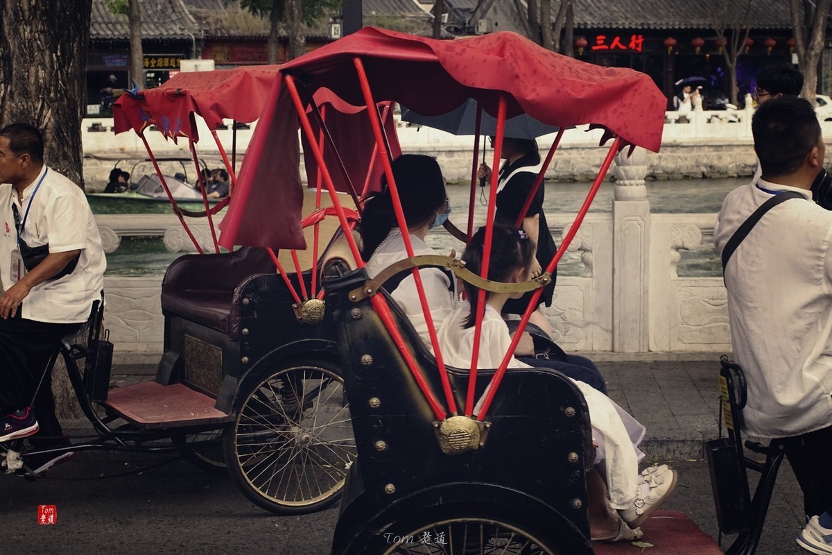 一場小雨前後的街景