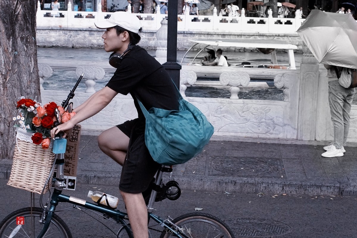 一場小雨前後的街景