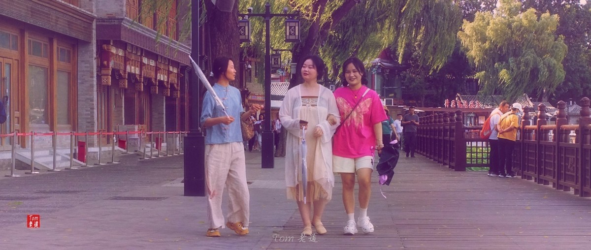 一場小雨前後的街景