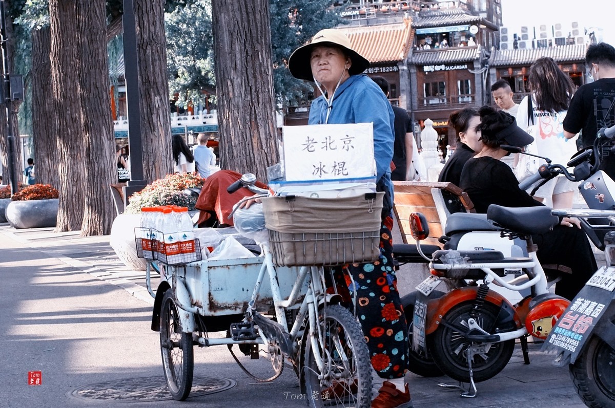 一場小雨前後的街景