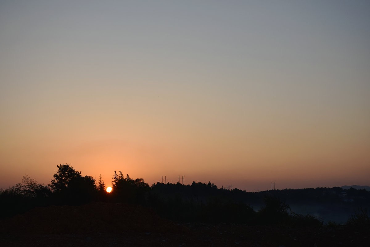 漫步星城 走街串巷（401）只争朝夕