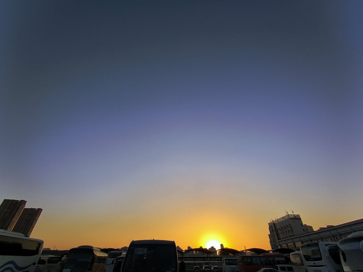 漫步星城 走街串巷（401）只争朝夕