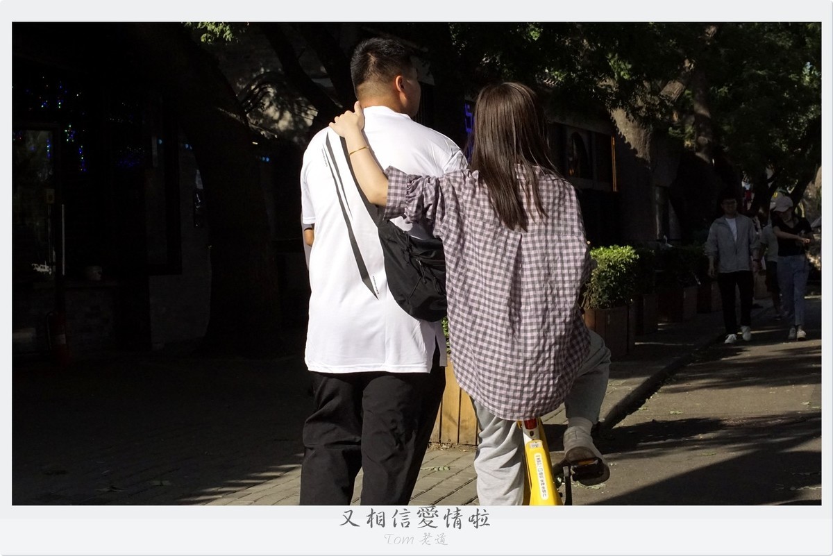 一場小雨前後的街景