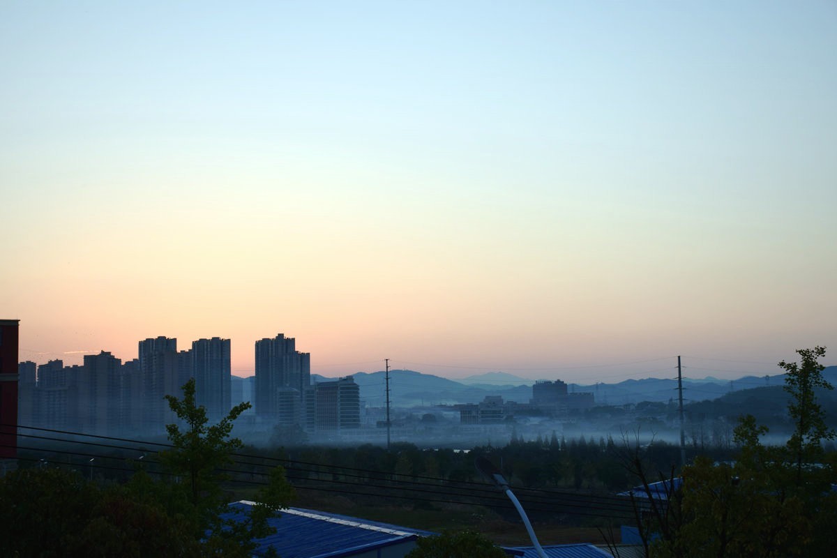 漫步星城 走街串巷（401）只争朝夕