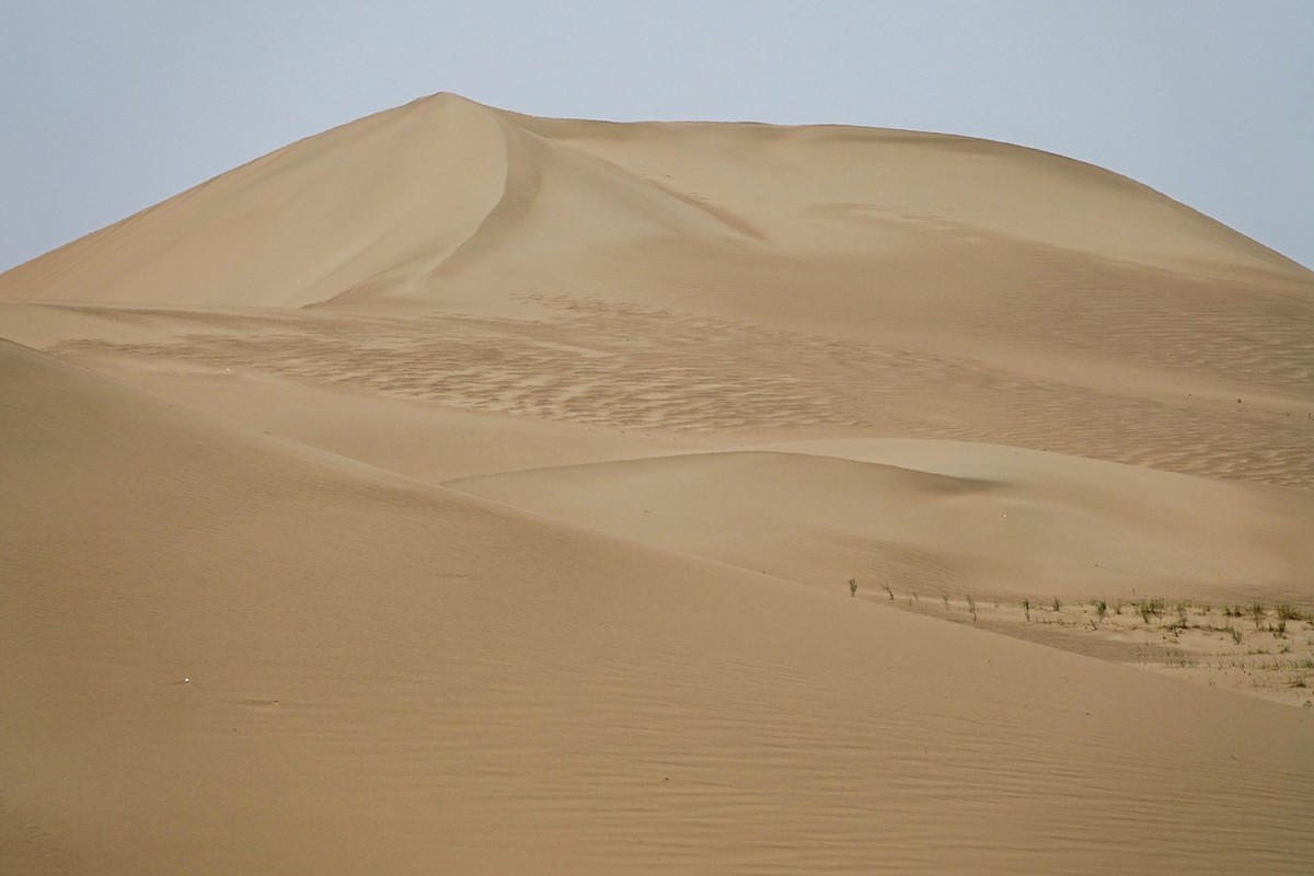 穿越腾格里沙漠