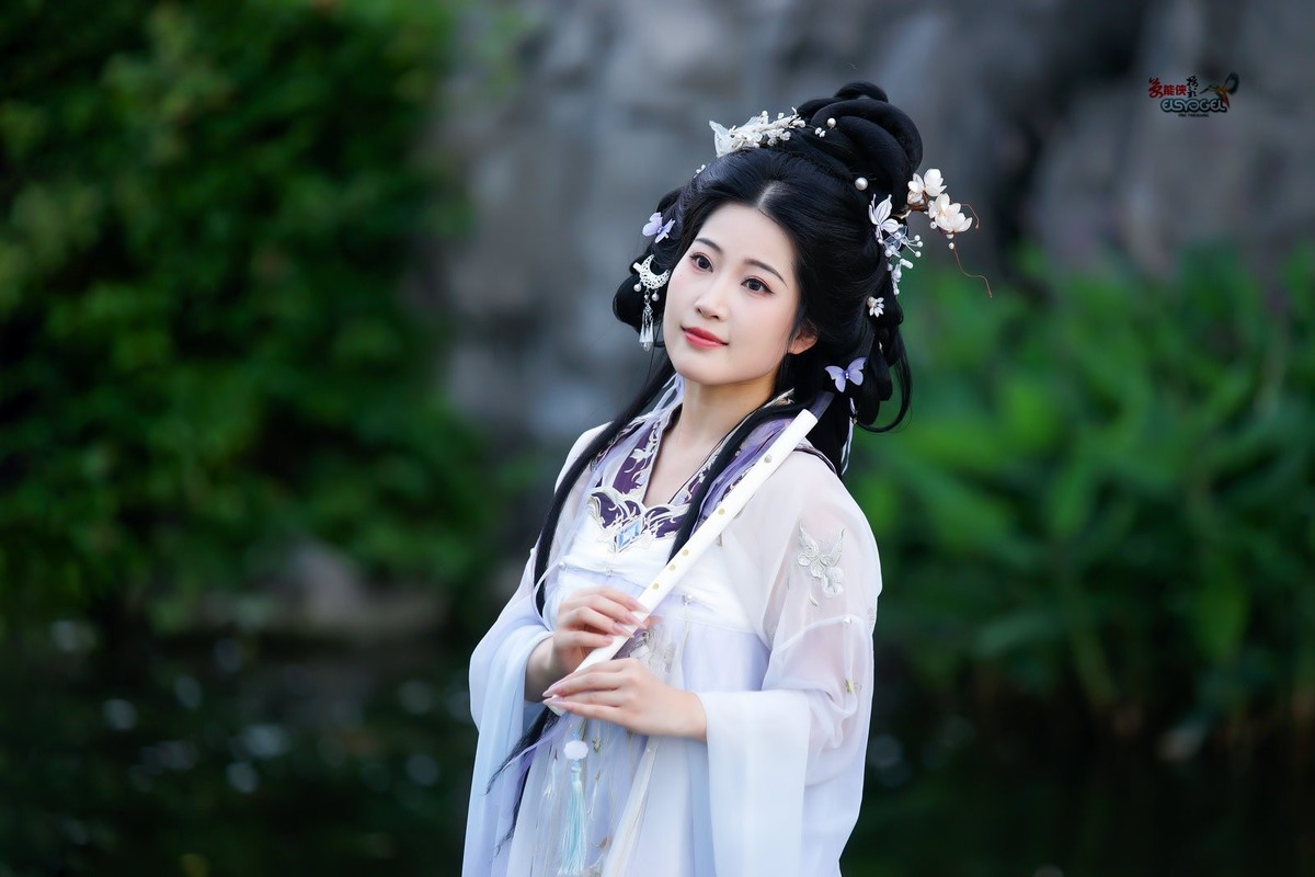 【紫灵羽衣】---似海