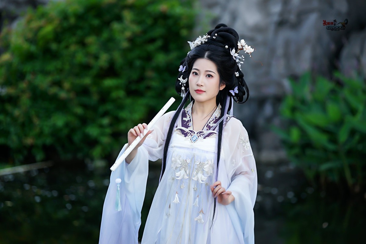 【紫灵羽衣】---似海