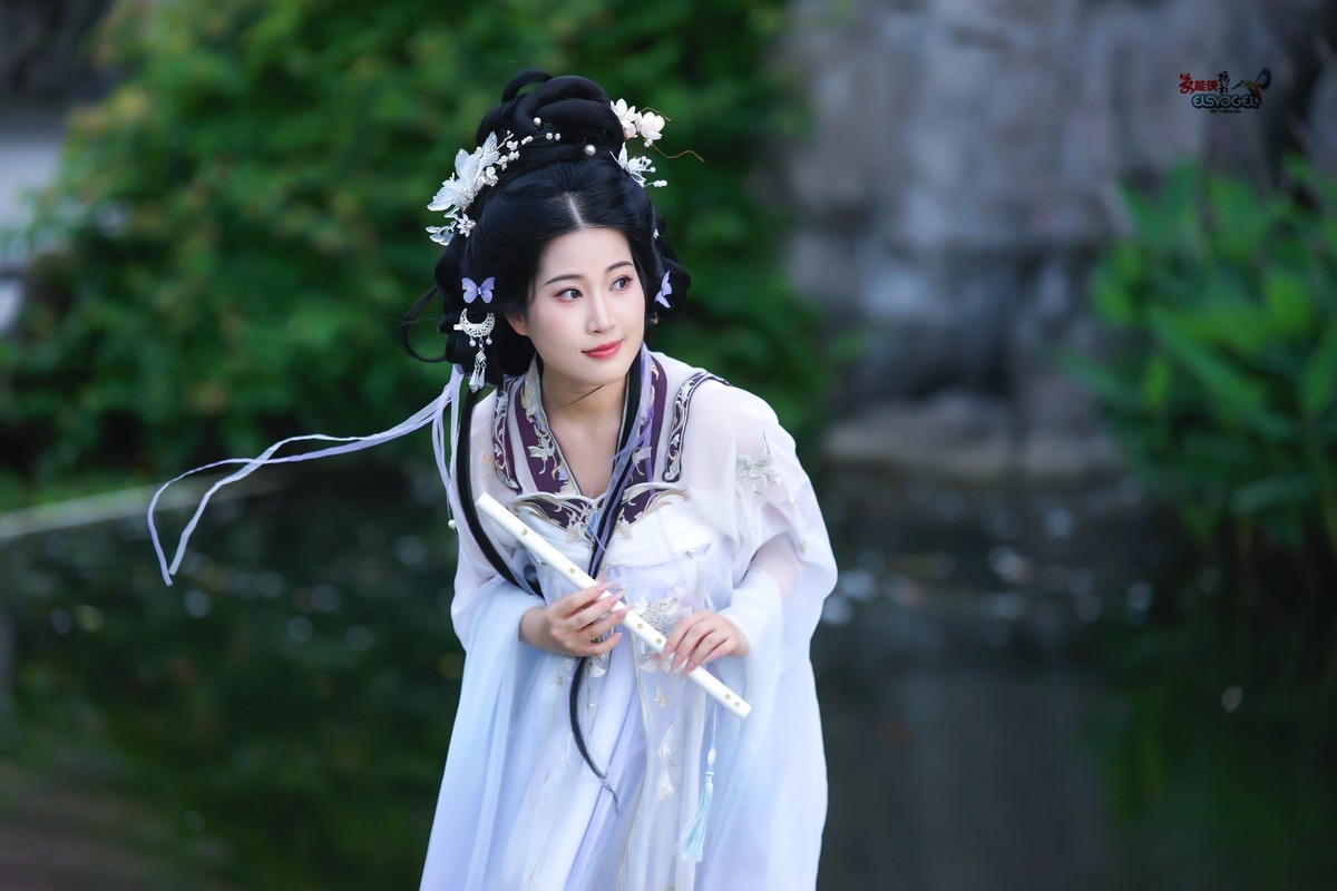 【紫灵羽衣】---似海