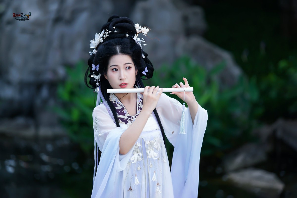 【紫灵羽衣】---似海