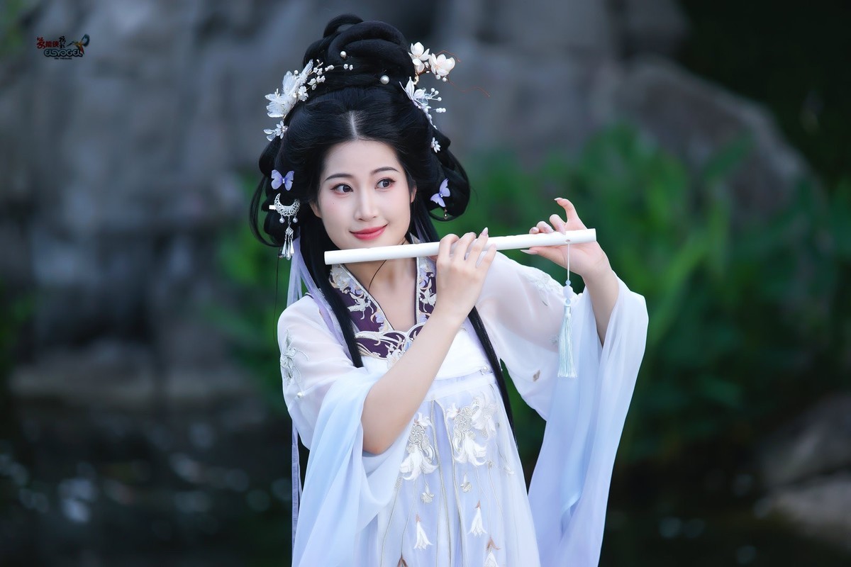 【紫灵羽衣】---似海