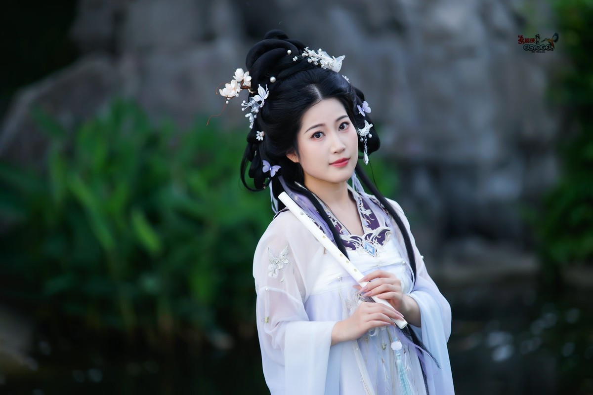 【紫灵羽衣】---似海