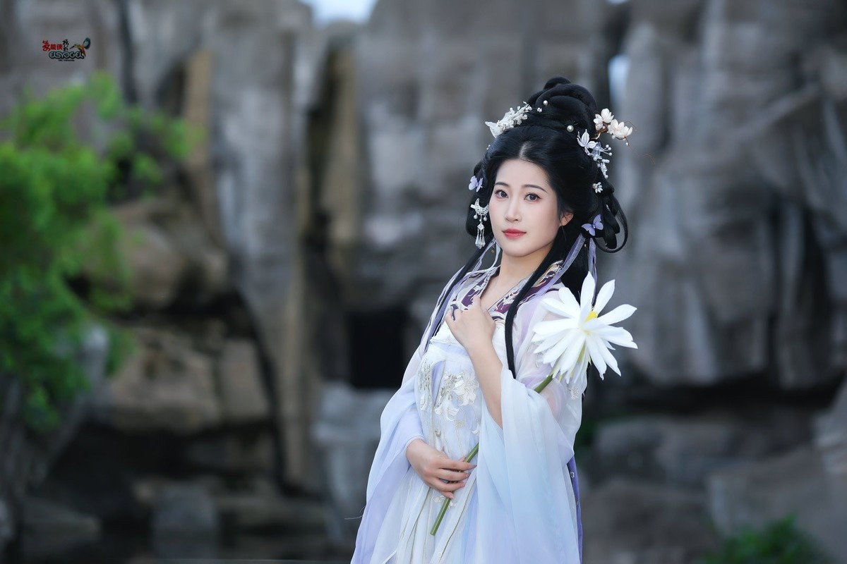 【紫灵羽衣】---似海