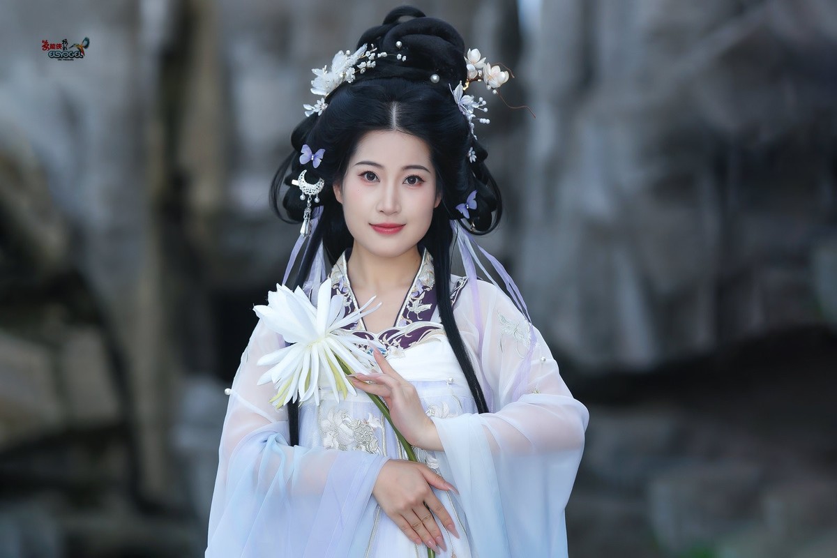 【紫灵羽衣】---似海