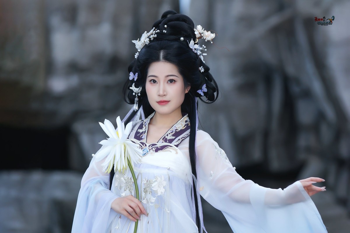 【紫灵羽衣】---似海