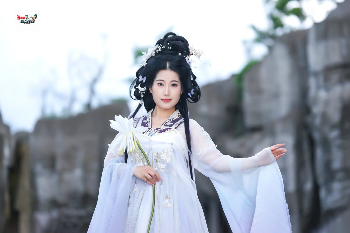 【紫灵羽衣】---似海