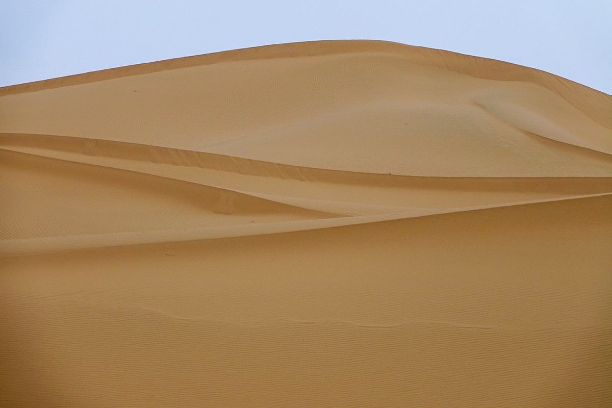 穿越腾格里沙漠