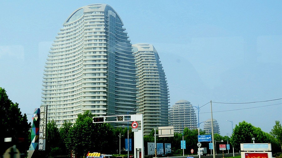 047【不老松：东戴河游纪】去金沙滩海滨路景！ (1)