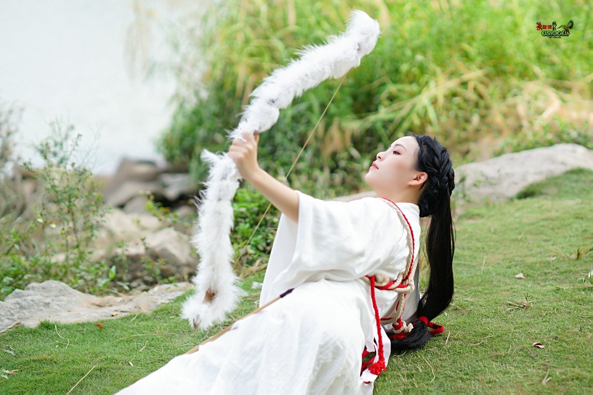 【绿野神明少女】---佳佳