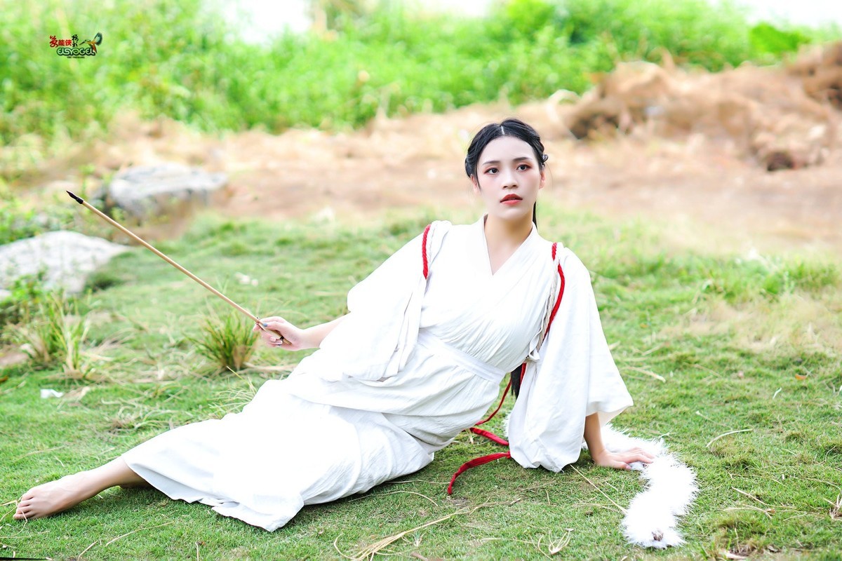 【绿野神明少女】---佳佳