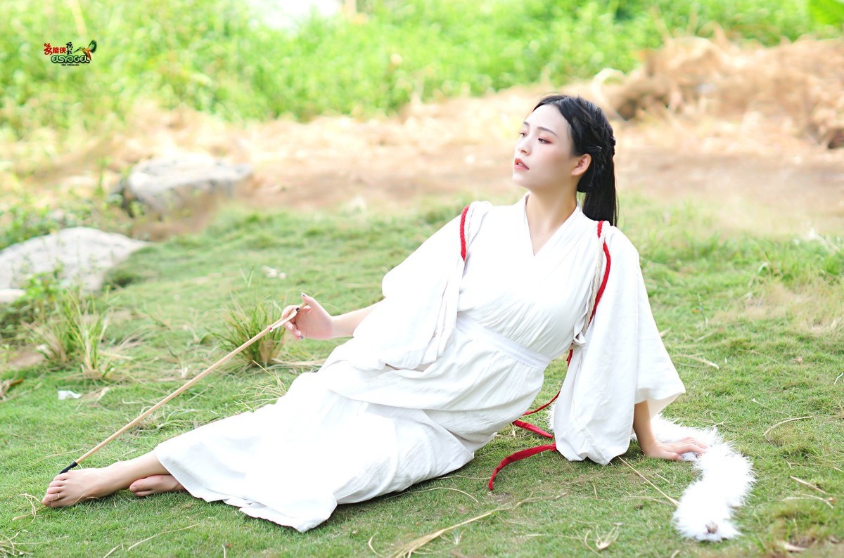 【绿野神明少女】---佳佳