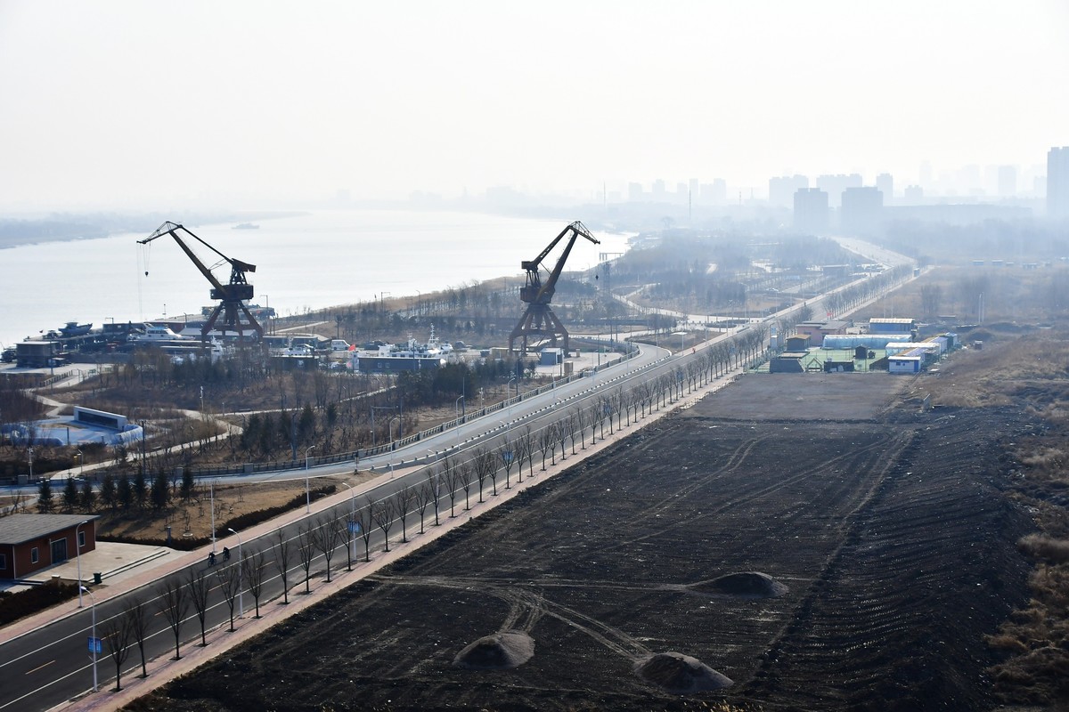 轻雾漫绕大辽河