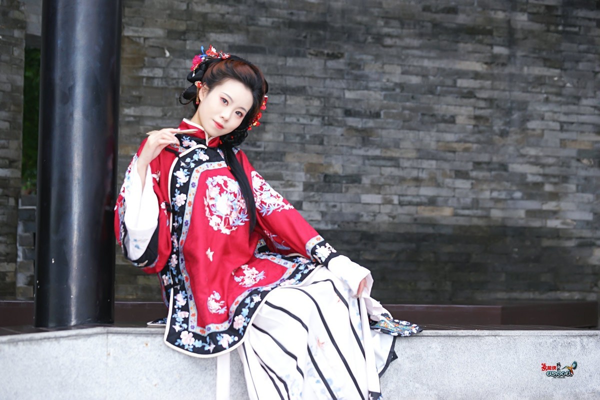 【倚红妆】---芯妍