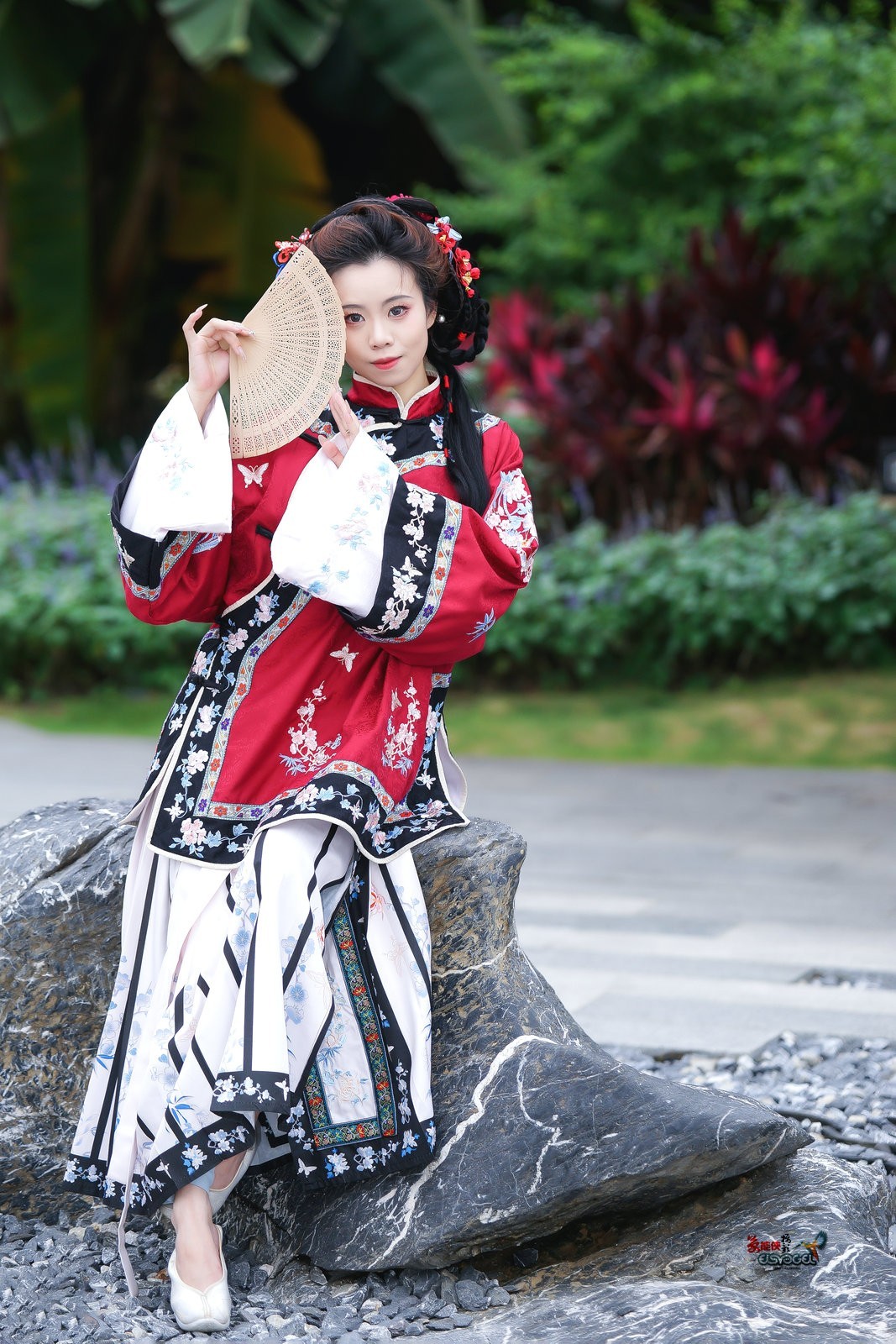 【倚红妆】---芯妍