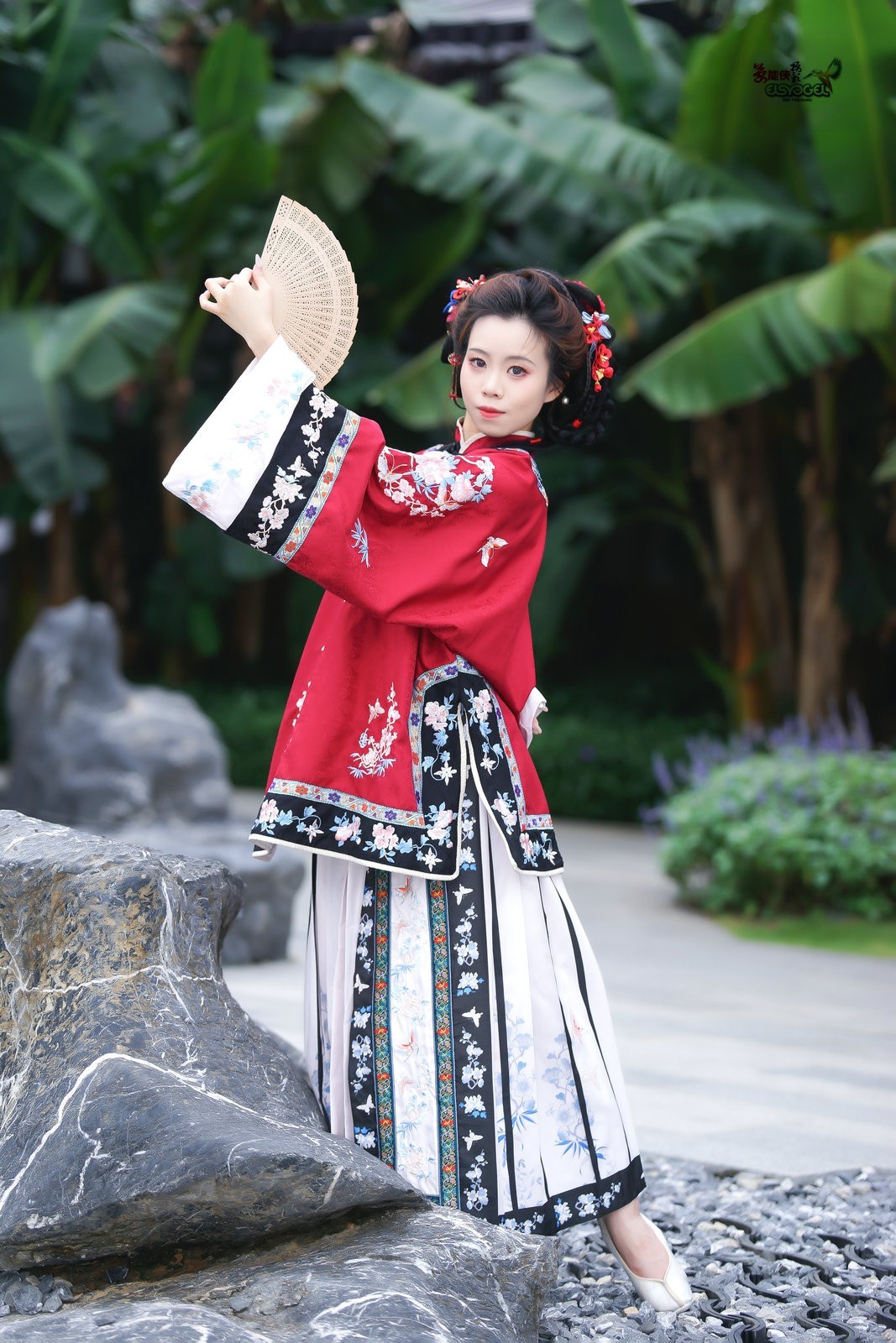 【倚红妆】---芯妍