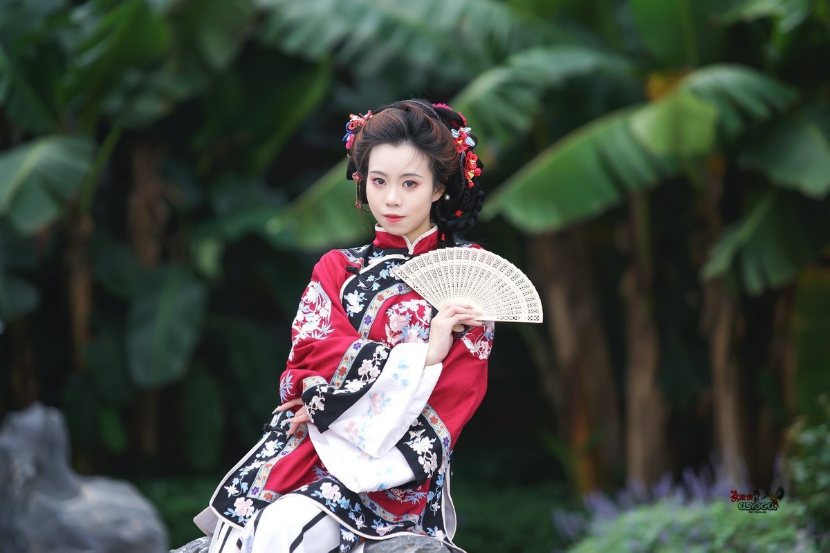 【倚红妆】---芯妍