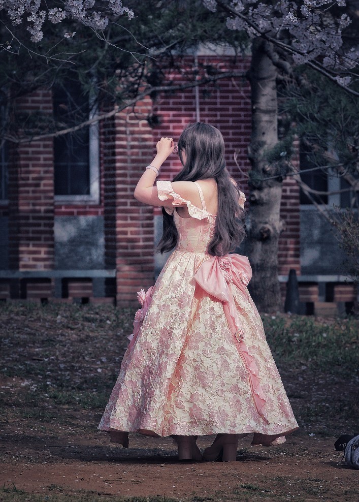 提前庆五一劳动节《风景，花草和人物》祝60D各位好友节日愉快万事如意！