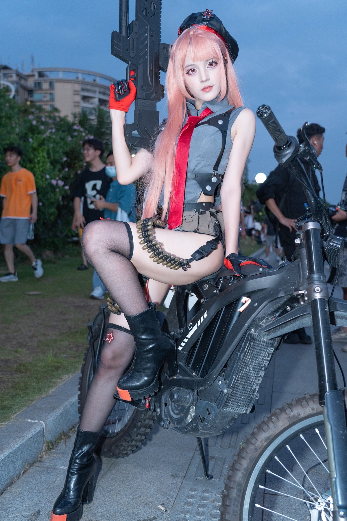 【biu biu biu】-妮姬拉毗显神威