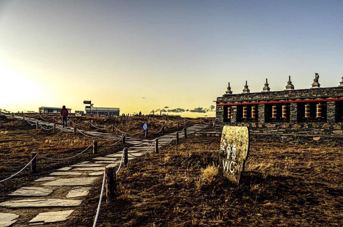 行走在318国道--新都桥段【9】