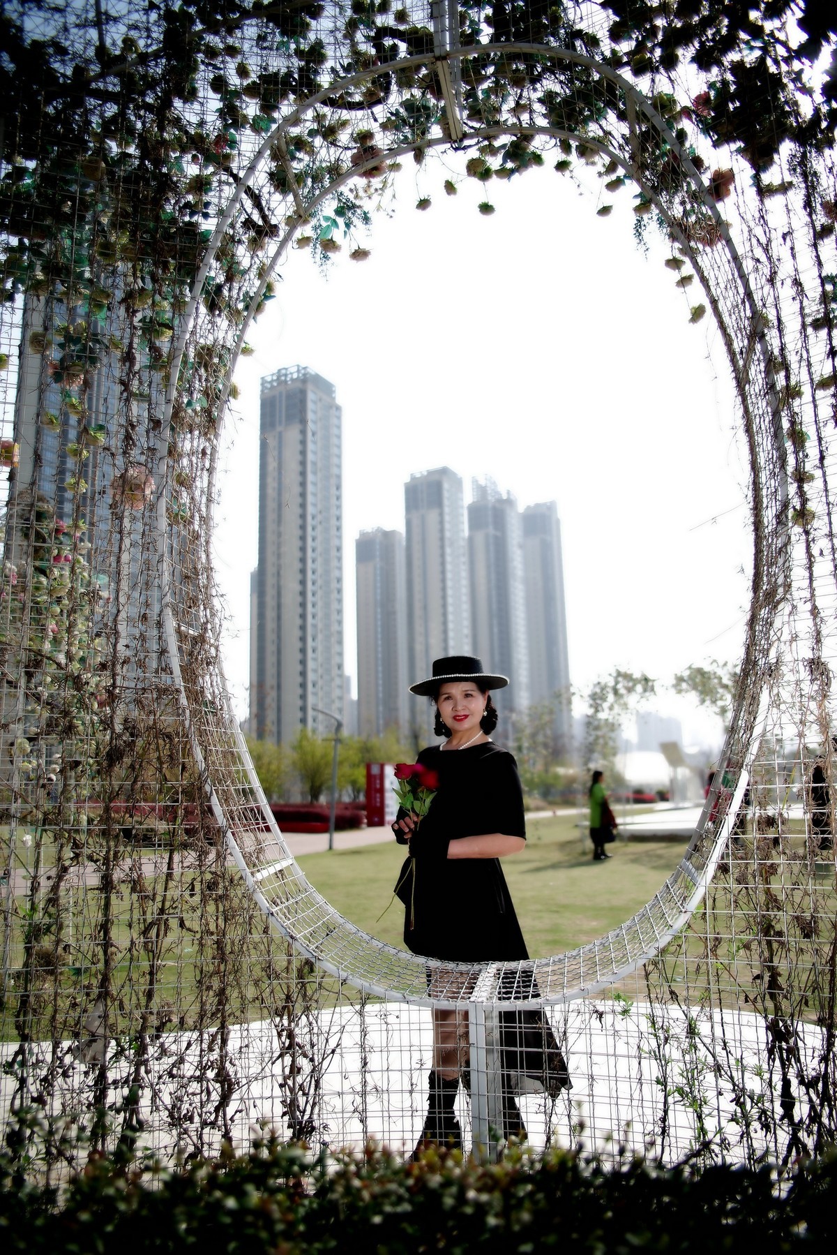 环境人像---武昌江滩的美女！